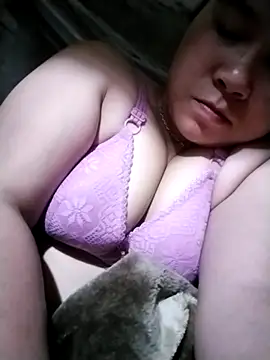 Snapshot of Erika--006 chatting on 02/14/26, 01:41 Erika--006 online show from 02/14/26, 01:41