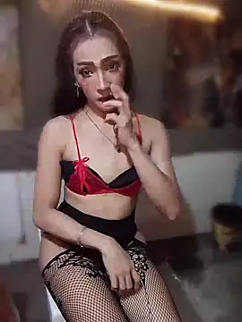 GeorginaLove09 online show from 05/19/26, 04:46