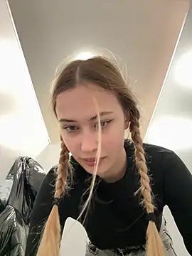 blonde exe online show from 02/25/26, 03:32