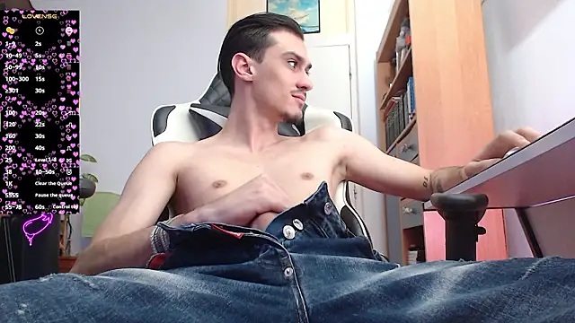 Snapshot of silasluxor chatting on 03/03/26, 10:21 silasluxor online show from 03/03/26, 10:21