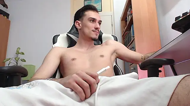 Snapshot of silasluxor chatting on 03/22/26, 10:40 silasluxor online show from 03/22/26, 10:40