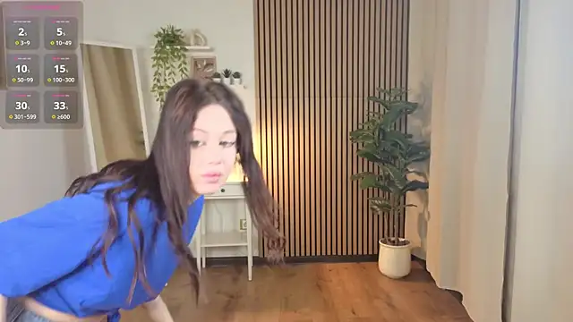 laylaura online show from 02/18/26, 08:32