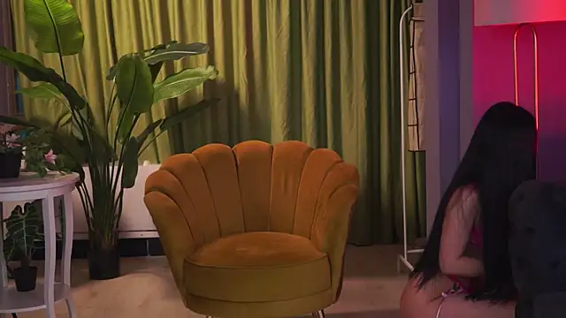 Snapshot of DelilahRayn chatting on 04/18/26, 07:51 DelilahRayn online show from 04/18/26, 07:51