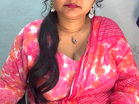 Snapshot of Saniya_K2 chatting on 04/27/26, 03:43 Saniya K2 online show from 04/27/26, 03:43