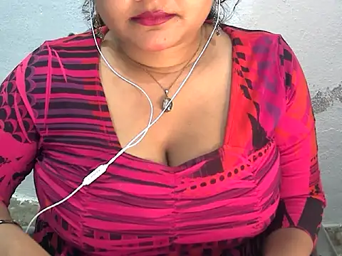 Snapshot of Saniya_K2 chatting on 07/17/26, 04:01 Saniya K2 online show from 07/17/26, 04:01