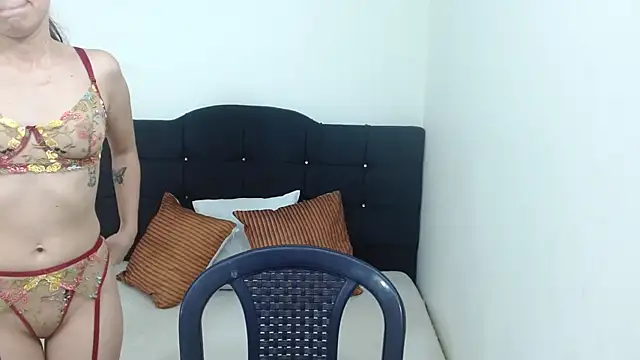 Snapshot of SugarBlanc chatting on 03/19/26, 04:05 SugarBlanc online show from 03/19/26, 04:05