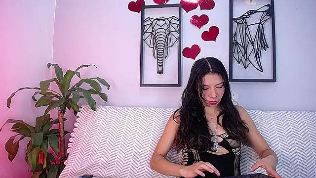 Snapshot of melanyvelvelt_X chatting on 02/10/26, 08:13 melanyvelvelt X online show from 02/10/26, 08:13