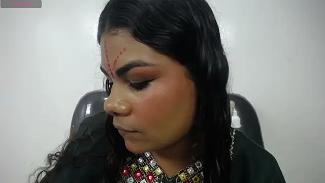 yaazhinii online show from 05/23/26, 12:09