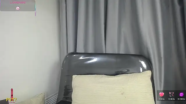 yaazhinii online show from 06/01/26, 11:45