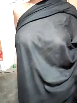 Sexy-Raziya69 online show from 04/17/26, 07:00