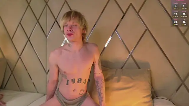 Snapshot of RyanRife chatting on 04/03/26, 08:18 RyanRife online show from 04/03/26, 08:18