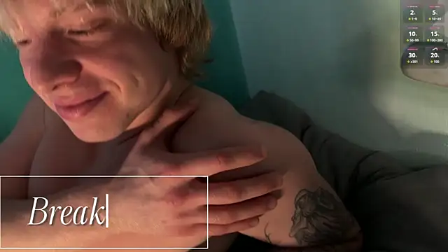 Snapshot of RyanRife chatting on 04/16/26, 08:42 RyanRife online show from 04/16/26, 08:42