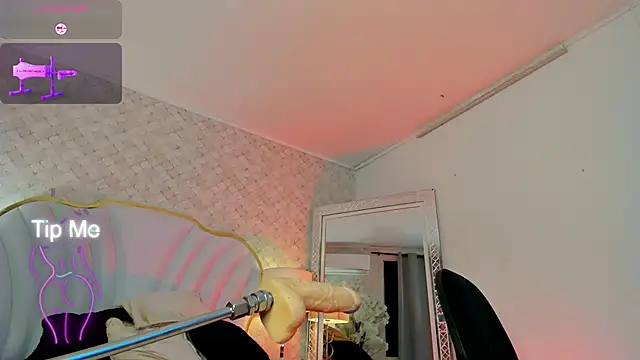 Snapshot of YazminJenner chatting on 04/07/26, 04:57 YazminJenner online show from 04/07/26, 04:57