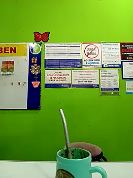 Snapshot of Beesametoda chatting on 03/20/26, 12:10 Beesametoda online show from 03/20/26, 12:10