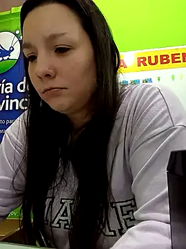 Snapshot of Beesametoda chatting on 04/23/26, 06:43 Beesametoda online show from 04/23/26, 06:43