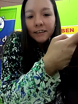 Snapshot of Beesametoda chatting on 04/24/26, 07:05 Beesametoda online show from 04/24/26, 07:05