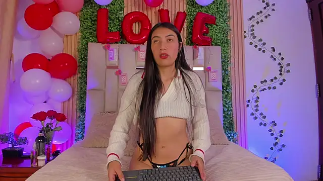 Snapshot of Emma_Nmm chatting on 02/16/26, 05:53 Emma Nmm online show from 02/16/26, 05:53