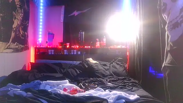 Snapshot of Xo_Nichole_Xo chatting on 04/24/26, 03:42 Xo Nichole Xo online show from 04/24/26, 03:42