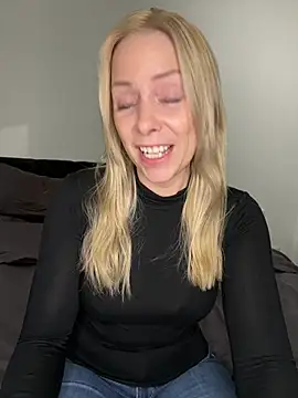 Snapshot of emily-becker22 chatting on 03/06/26, 07:10 emily-becker22 online show from 03/06/26, 07:10