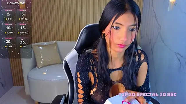 Snapshot of Perla_Moon_Tx chatting on 02/11/26, 12:32 Perla Moon Tx online show from 02/11/26, 12:32