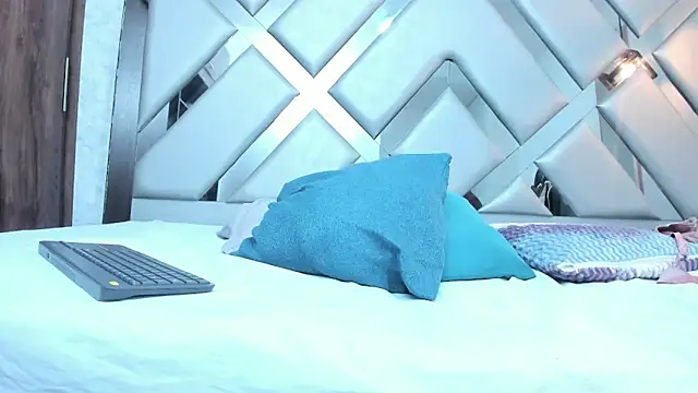 Rebeccamitchell online show from 03/28/26, 01:11