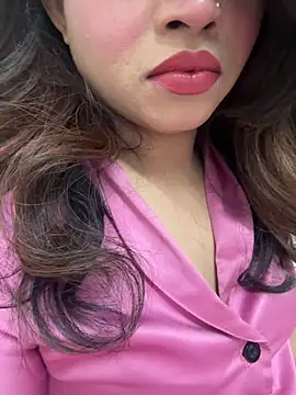 Snapshot of riya_sharma11 chatting on 03/08/26, 02:54 riya sharma11 online show from 03/08/26, 02:54