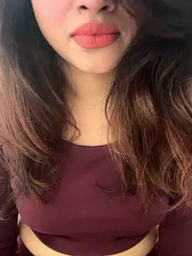 Snapshot of riya_sharma11 chatting on 03/13/26, 04:52 riya sharma11 online show from 03/13/26, 04:52