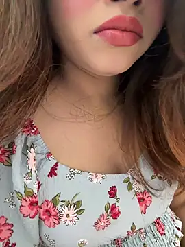 Snapshot of riya_sharma11 chatting on 03/26/26, 07:08 riya sharma11 online show from 03/26/26, 07:08