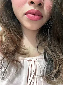 Snapshot of riya_sharma11 chatting on 04/03/26, 07:56 riya sharma11 online show from 04/03/26, 07:56