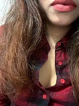 Snapshot of riya_sharma11 chatting on 04/04/26, 08:28 riya sharma11 online show from 04/04/26, 08:28