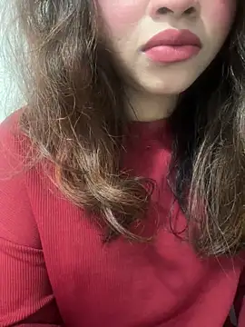 Snapshot of riya_sharma11 chatting on 04/05/26, 08:39 riya sharma11 online show from 04/05/26, 08:39