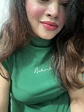 Snapshot of riya_sharma11 chatting on 04/08/26, 09:04 riya sharma11 online show from 04/08/26, 09:04