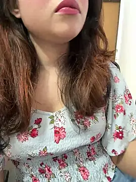 Snapshot of riya_sharma11 chatting on 04/10/26, 08:41 riya sharma11 online show from 04/10/26, 08:41