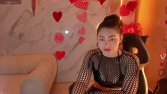 Snapshot of rox_luxury_tf chatting on 02/16/26, 08:27 rox luxury tf online show from 02/16/26, 08:27