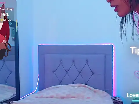 Snapshot of moonlyvelvet chatting on 02/09/26, 08:57 moonlyvelvet online show from 02/09/26, 08:57