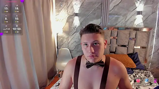 Snapshot of Manson_and_Zoe chatting on 04/05/26, 11:29 Manson and Zoe online show from 04/05/26, 11:29