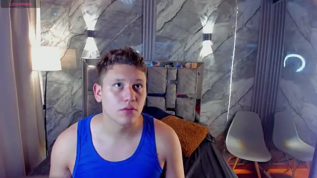 Snapshot of Manson_and_Zoe chatting on 04/16/26, 11:33 Manson and Zoe online show from 04/16/26, 11:33