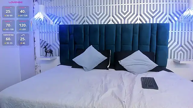 Naomi-Thompson online show from 02/05/26, 06:34