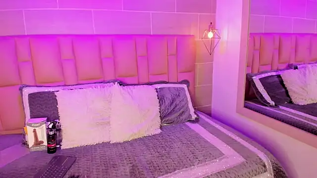 Naomi-Thompson online show from 03/01/26, 08:22