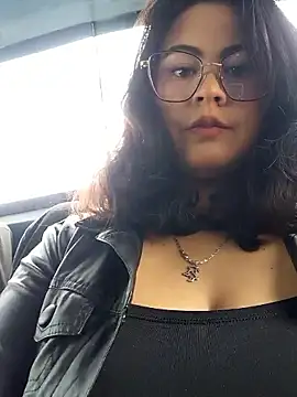 Snapshot of Mari-98 chatting on 02/12/26, 04:35 Mari-98 online show from 02/12/26, 04:35