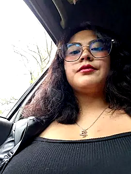 Snapshot of Mari-98 chatting on 02/23/26, 07:33 Mari-98 online show from 02/23/26, 07:33