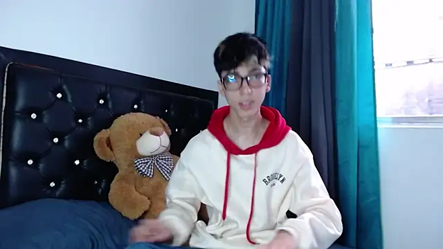 Snapshot of gabriel_x18 chatting on 03/15/26, 09:10 gabriel x18 online show from 03/15/26, 09:10