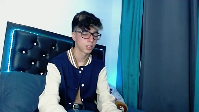 Snapshot of gabriel_x18 chatting on 04/03/26, 04:32 gabriel x18 online show from 04/03/26, 04:32