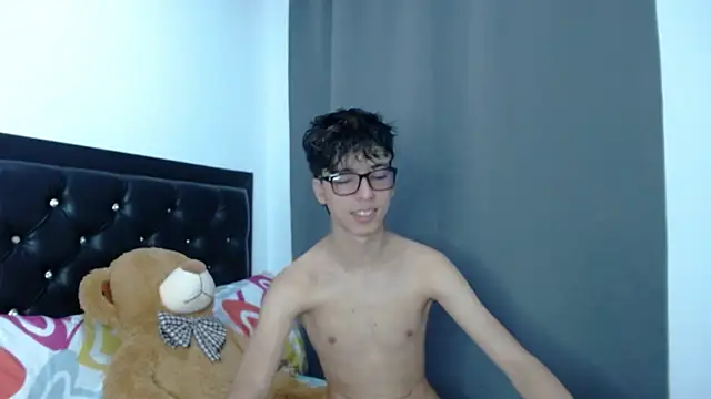 Snapshot of gabriel_x18 chatting on 04/16/26, 09:04 gabriel x18 online show from 04/16/26, 09:04