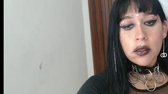 Snapshot of valen_ros chatting on 04/19/26, 06:10 valen ros online show from 04/19/26, 06:10