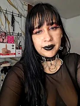 Snapshot of valen_ros chatting on 05/16/26, 10:47 valen ros online show from 05/16/26, 10:47
