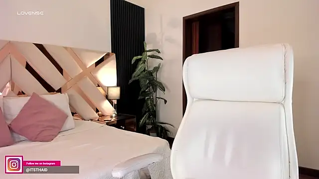 missthailand  online show from 04/13/26, 11:21