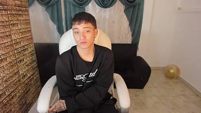 Snapshot of Wesleey-Boy chatting on 02/13/26, 07:32 Wesleey-Boy online show from 02/13/26, 07:32