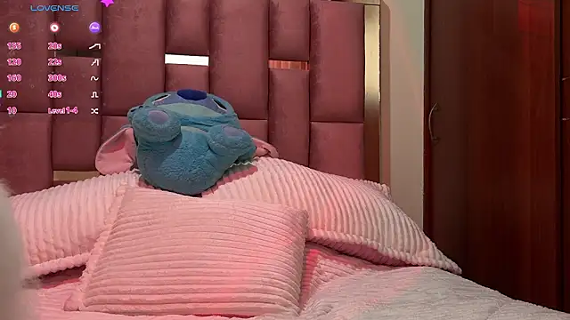 Snapshot of Zaphiroo_10 chatting on 02/27/26, 09:26 Zaphiroo 10 online show from 02/27/26, 09:26