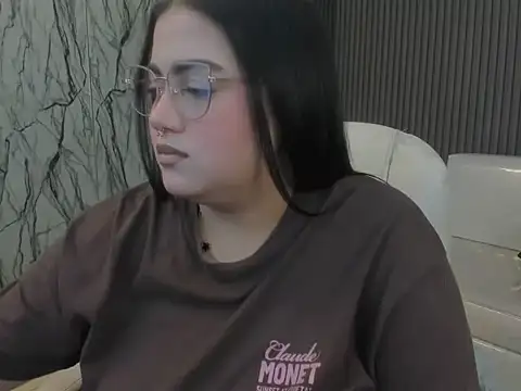 Snapshot of mady_musex chatting on 02/20/26, 03:25 mady musex online show from 02/20/26, 03:25